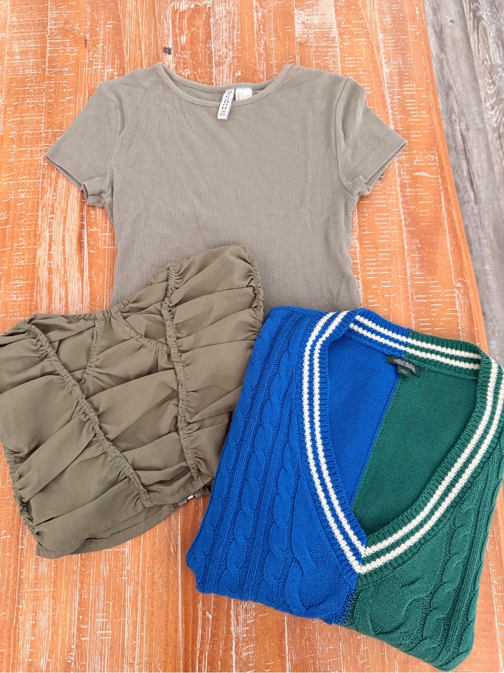 Baby tee, Crop Top and Knit Vest Women’s bundle. all S size